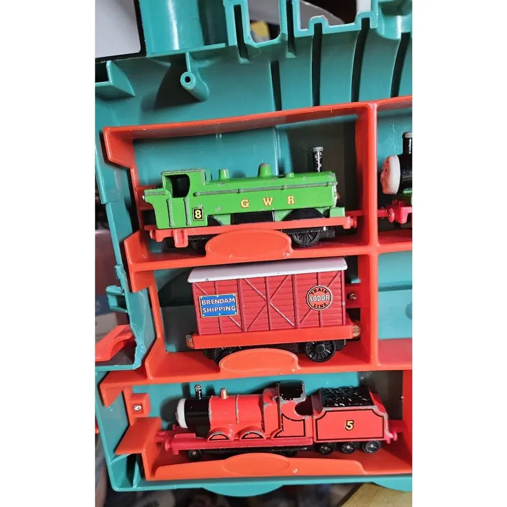 Thomas The Train 2002 Carrying Case With 17 Metal Cars